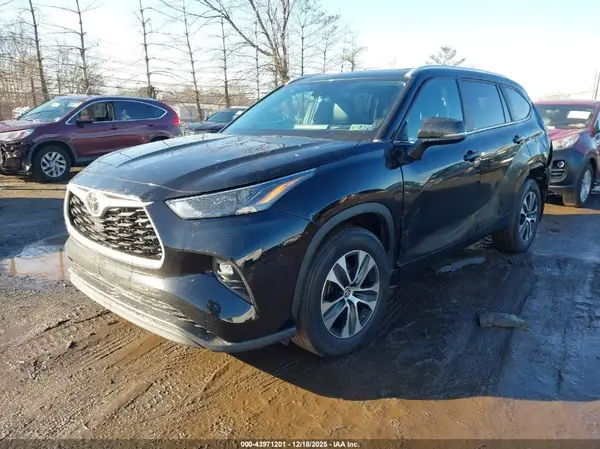 5TDKDRBH0PS023838 2023 TOYOTA HIGHLANDER - Image 2