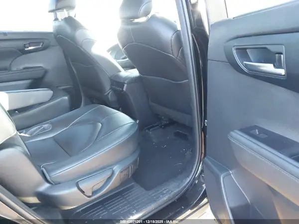 5TDKDRBH0PS023838 2023 TOYOTA HIGHLANDER - Image 8
