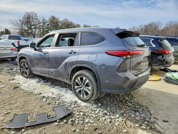 5TDKDRBH0PS026464 2023 TOYOTA HIGHLANDER - Image 2