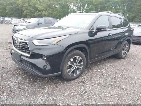 5TDKDRBH0PS026819 2023 TOYOTA HIGHLANDER - Image 2