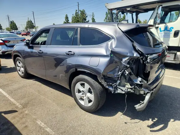 5TDKDRBH0PS028537 2023 TOYOTA HIGHLANDER - Image 2