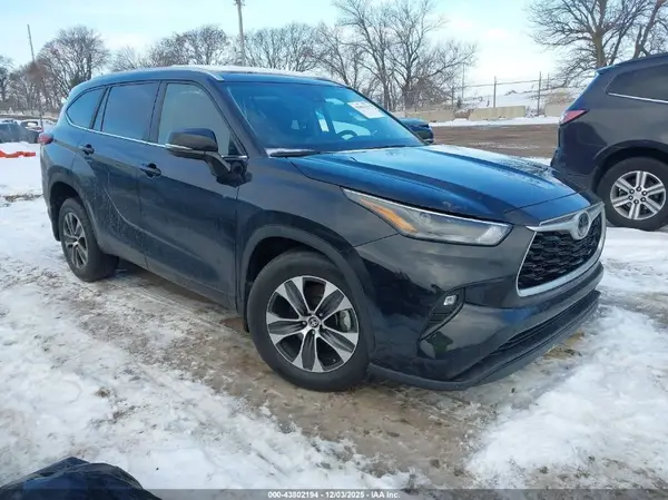 5TDKDRBH0PS029512 2023 TOYOTA HIGHLANDER - Image 1