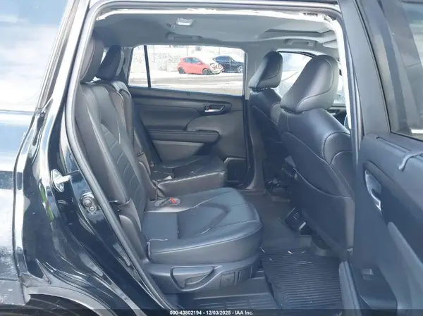 5TDKDRBH0PS029512 2023 TOYOTA HIGHLANDER - Image 8