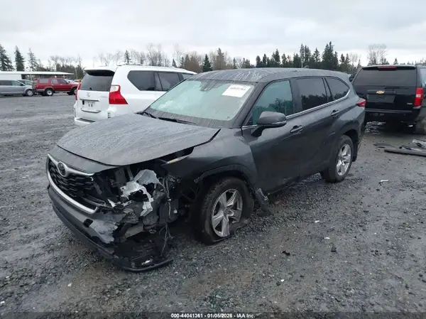 5TDKDRBH0PS032538 2023 TOYOTA HIGHLANDER - Image 2