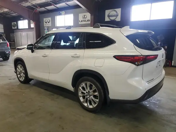 5TDKDRBH0PS034676 2023 TOYOTA HIGHLANDER - Image 2