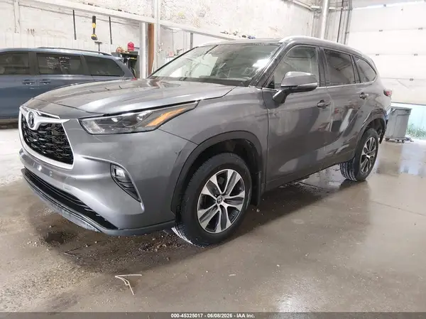 5TDKDRBH0PS042082 2023 TOYOTA HIGHLANDER - Image 2