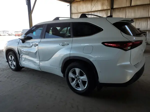 5TDKDRBH0PS502082 2023 TOYOTA HIGHLANDER - Image 2