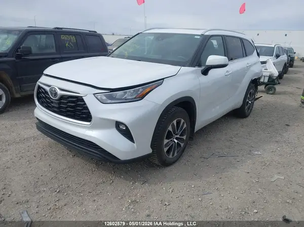 5TDKDRBH0PS506388 2023 TOYOTA HIGHLANDER - Image 2