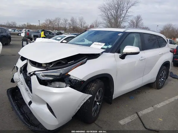 5TDKDRBH0PS514801 2023 TOYOTA HIGHLANDER - Image 2