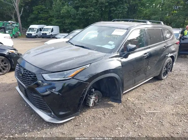5TDKDRBH0PS519402 2023 TOYOTA HIGHLANDER - Image 2