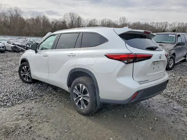 5TDKDRBH0PS520601 2023 TOYOTA HIGHLANDER - Image 2