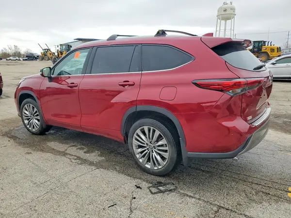 5TDKDRBH0PS521747 2023 TOYOTA HIGHLANDER - Image 2