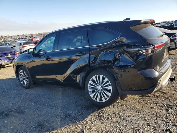 5TDKDRBH0RS529303 2024 TOYOTA HIGHLANDER - Image 2