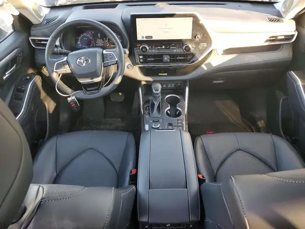 5TDKDRBH0RS529303 2024 TOYOTA HIGHLANDER - Image 8