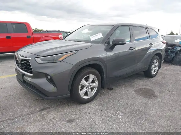5TDKDRBH0RS535375 2024 TOYOTA HIGHLANDER - Image 2