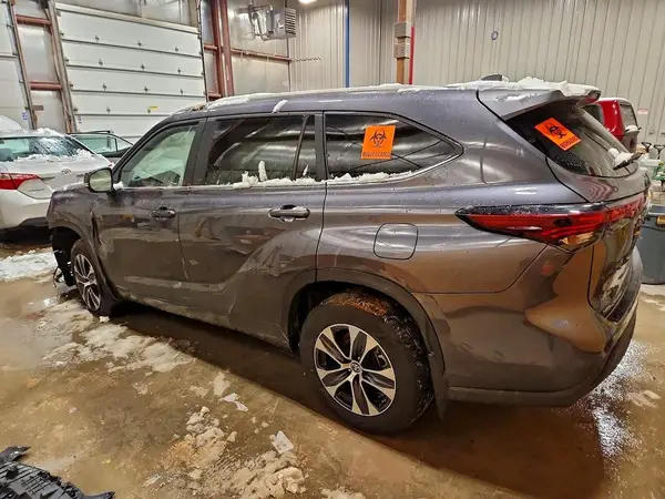 5TDKDRBH0RS539023 2024 TOYOTA HIGHLANDER - Image 2