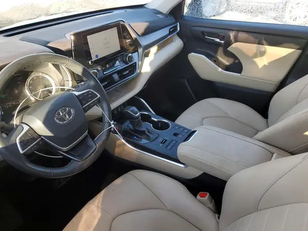 2024 TOYOTA HIGHLANDER auction photo 7