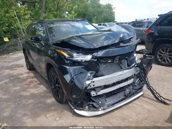 5TDKDRBH0RS542018 2024 TOYOTA HIGHLANDER - Image 1