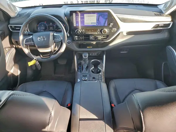 5TDKDRBH0RS542083 2024 TOYOTA HIGHLANDER - Image 8
