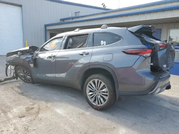 5TDKDRBH0RS554203 2024 TOYOTA HIGHLANDER - Image 2