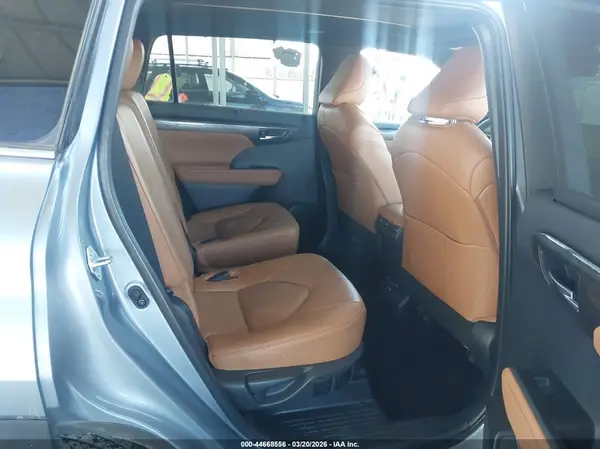 5TDKDRBH0RS561636 2024 TOYOTA HIGHLANDER - Image 8