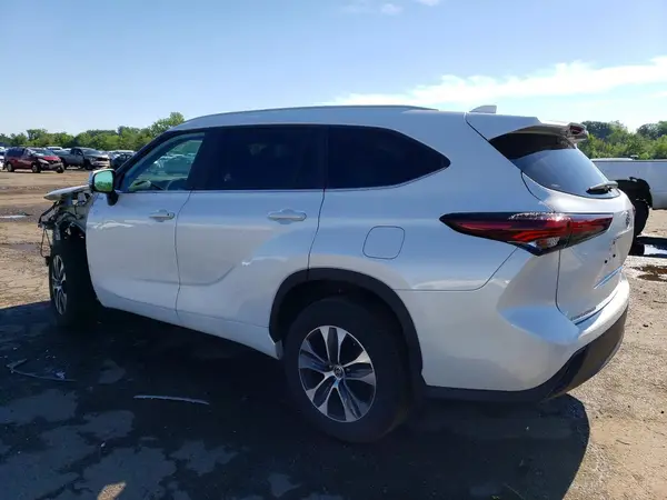 5TDKDRBH0RS564536 2024 TOYOTA HIGHLANDER - Image 2
