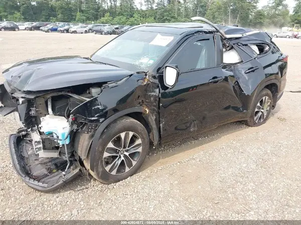 5TDKDRBH0RS568697 2024 TOYOTA HIGHLANDER - Image 2