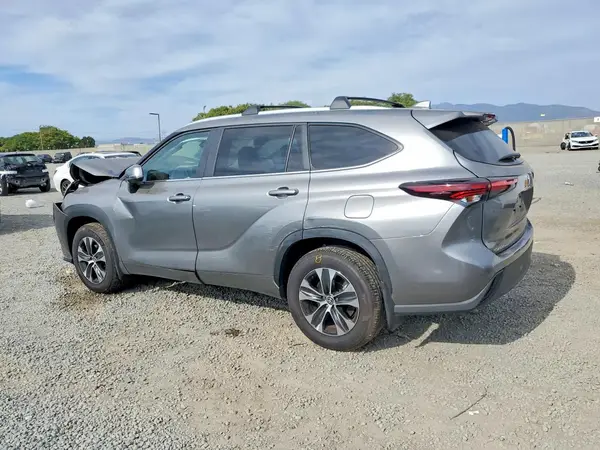5TDKDRBH0TS605092 2026 TOYOTA HIGHLANDER - Image 2