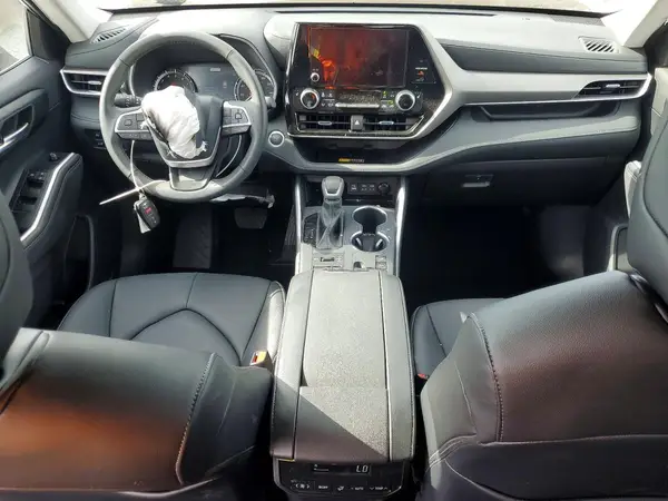 5TDKDRBH0TS605092 2026 TOYOTA HIGHLANDER - Image 8