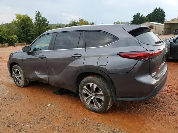 5TDKDRBH1PS003856 2023 TOYOTA HIGHLANDER - Image 2