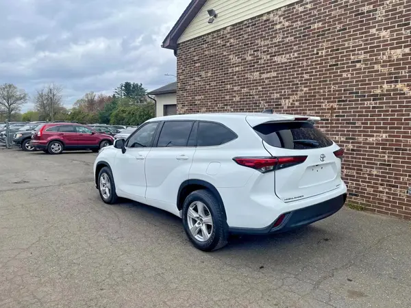 5TDKDRBH1PS005722 2023 TOYOTA HIGHLANDER - Image 2