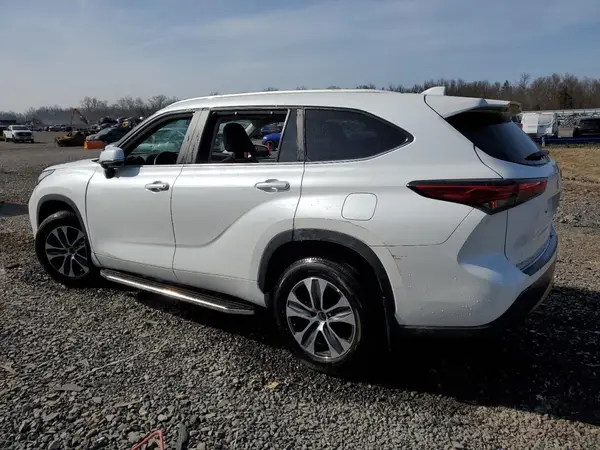5TDKDRBH1PS009009 2023 TOYOTA HIGHLANDER - Image 2
