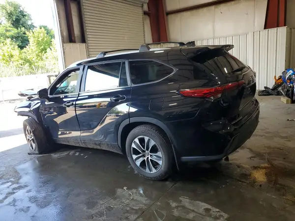 5TDKDRBH1PS010807 2023 TOYOTA HIGHLANDER - Image 2