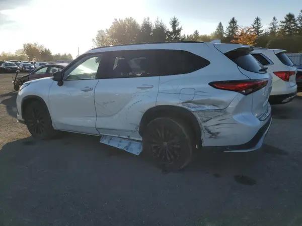 5TDKDRBH1PS010838 2023 TOYOTA HIGHLANDER - Image 2