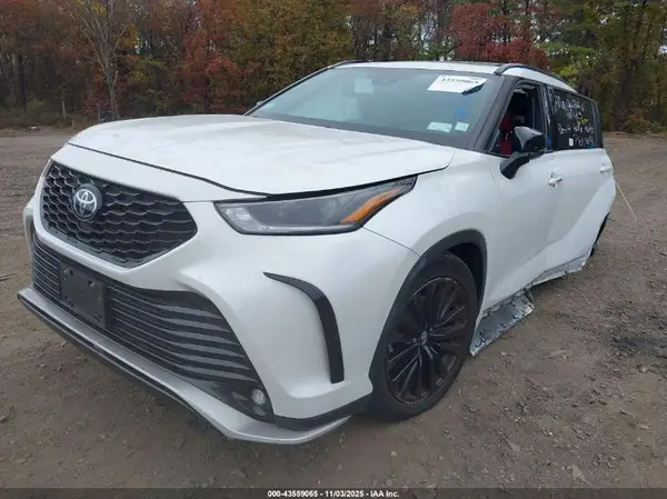 5TDKDRBH1PS015697 2023 TOYOTA HIGHLANDER - Image 2