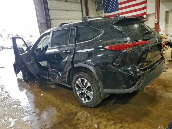 5TDKDRBH1PS021340 2023 TOYOTA HIGHLANDER - Image 2