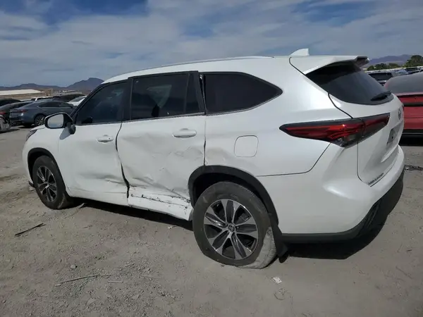5TDKDRBH1PS023993 2023 TOYOTA HIGHLANDER - Image 2