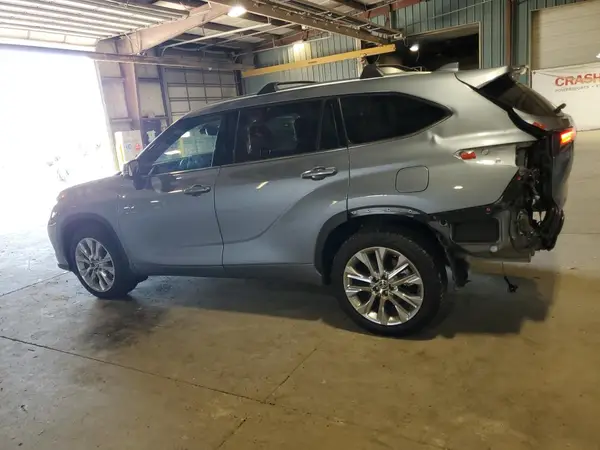 5TDKDRBH1PS024092 2023 TOYOTA HIGHLANDER - Image 2