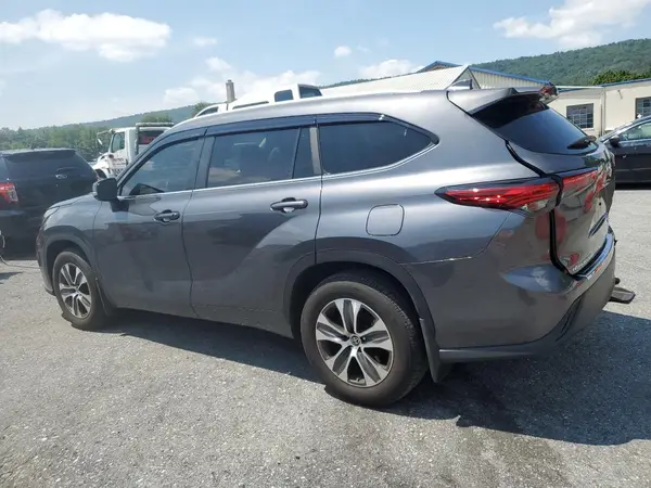 5TDKDRBH1PS025209 2023 TOYOTA HIGHLANDER - Image 2