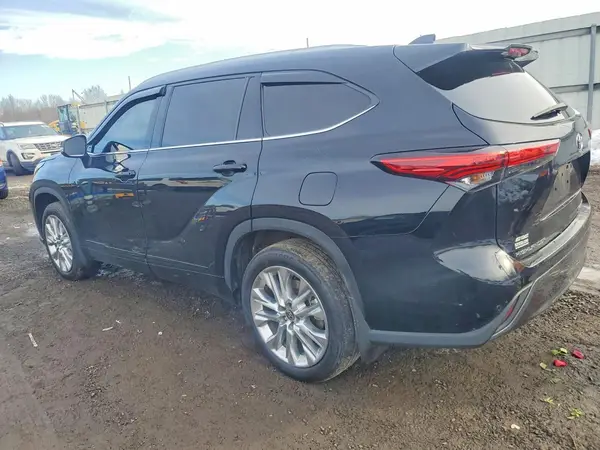 5TDKDRBH1PS036226 2023 TOYOTA HIGHLANDER - Image 2