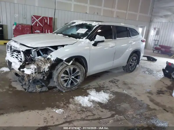 5TDKDRBH1PS046092 2023 TOYOTA HIGHLANDER - Image 2