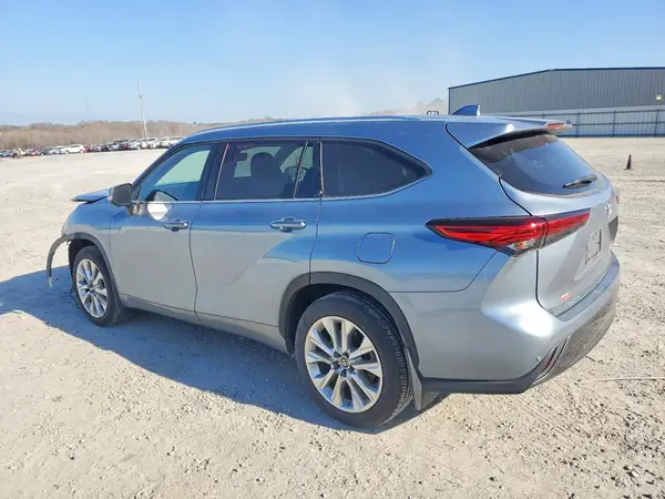 5TDKDRBH1PS046979 2023 TOYOTA HIGHLANDER - Image 2