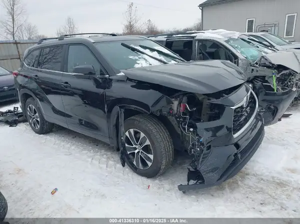 5TDKDRBH1PS512040 2023 TOYOTA HIGHLANDER - Image 1