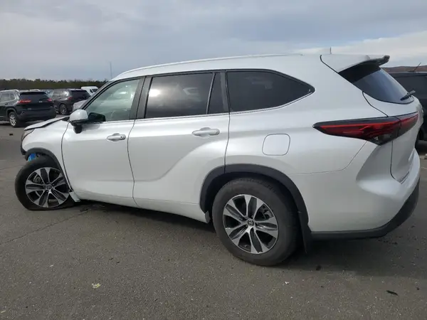 5TDKDRBH1PS515746 2023 TOYOTA HIGHLANDER - Image 2