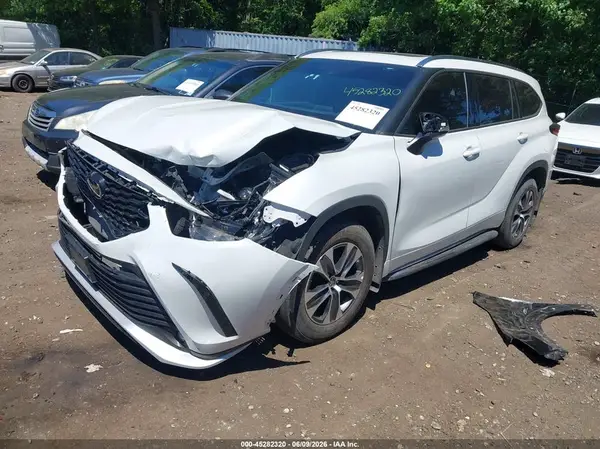 5TDKDRBH1PS516640 2023 TOYOTA HIGHLANDER - Image 2