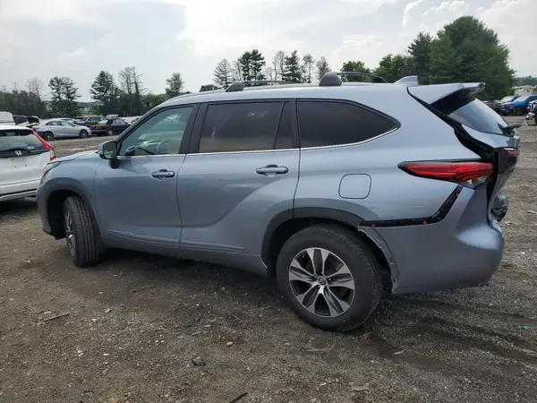 5TDKDRBH1PS520834 2023 TOYOTA HIGHLANDER - Image 2