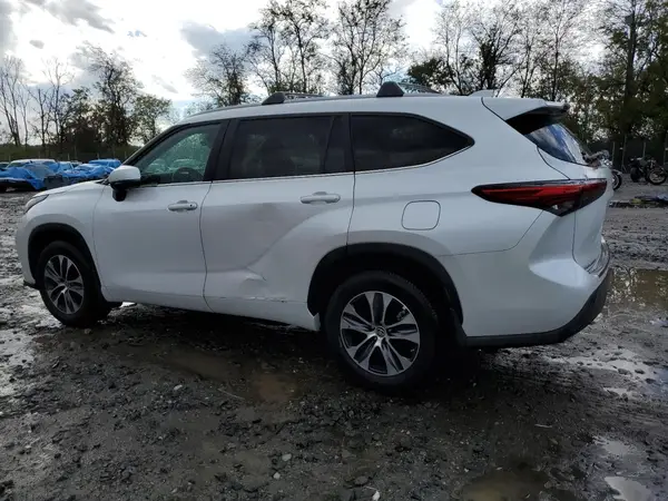 5TDKDRBH1PS523569 2023 TOYOTA HIGHLANDER - Image 2