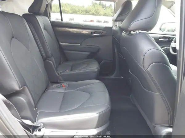 5TDKDRBH1PS524575 2023 TOYOTA HIGHLANDER - Image 8