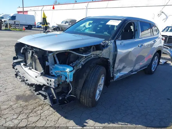 5TDKDRBH1PS526861 2023 TOYOTA HIGHLANDER - Image 2