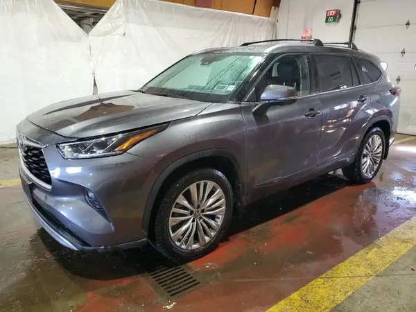 5TDKDRBH1RS528497 2024 TOYOTA HIGHLANDER - Image 1